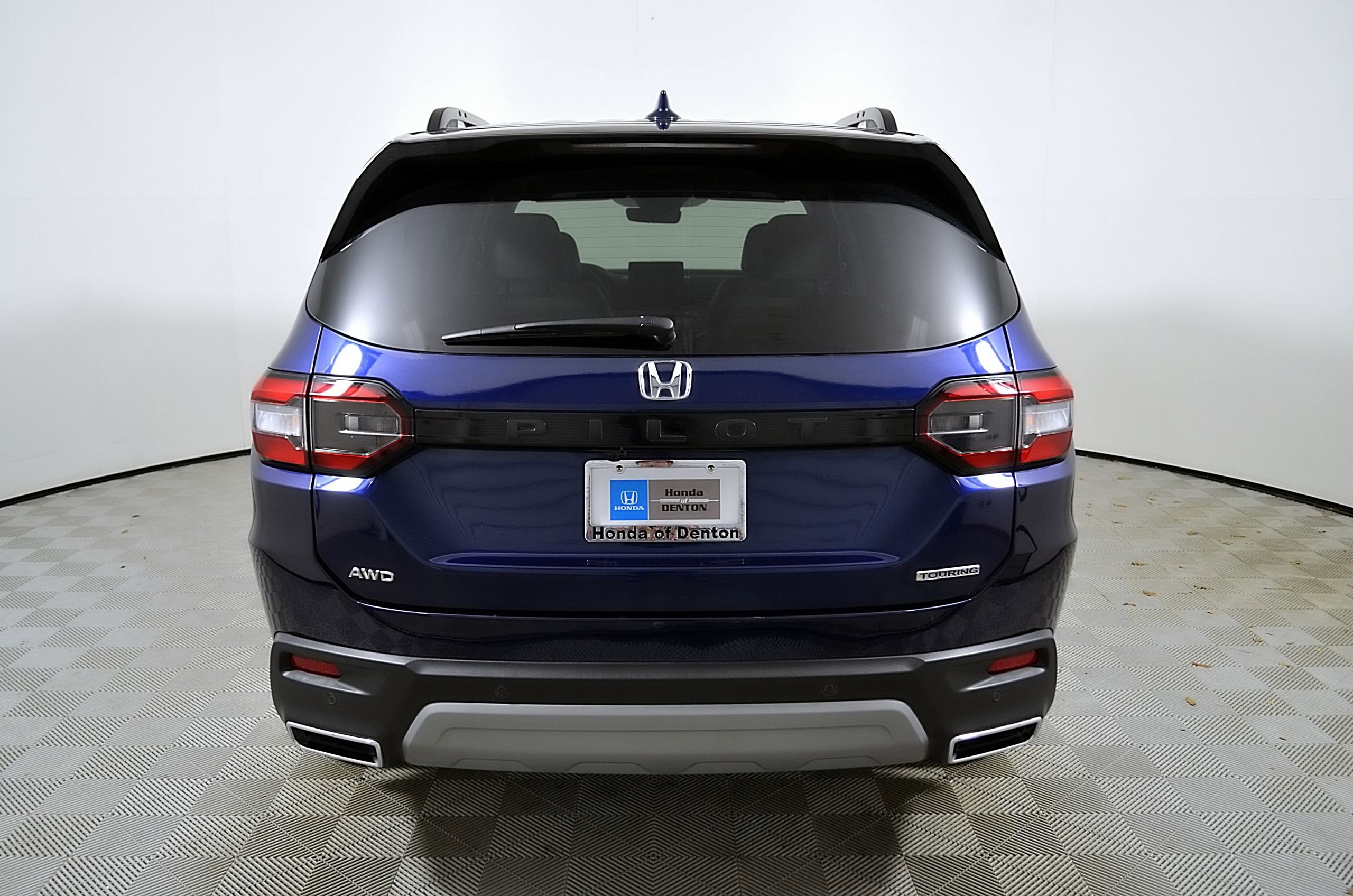 Used 2025 Honda Pilot Touring image 9