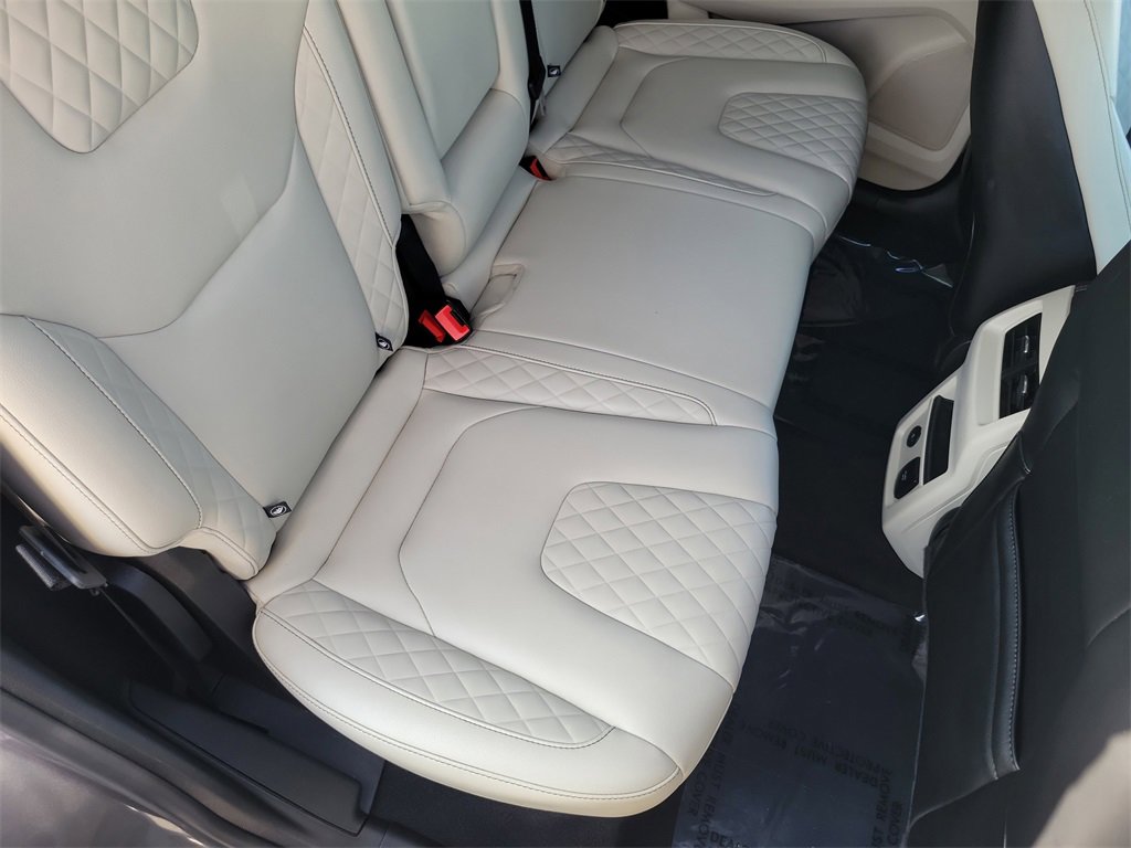 Used 2024 Ford Edge Titanium image 23