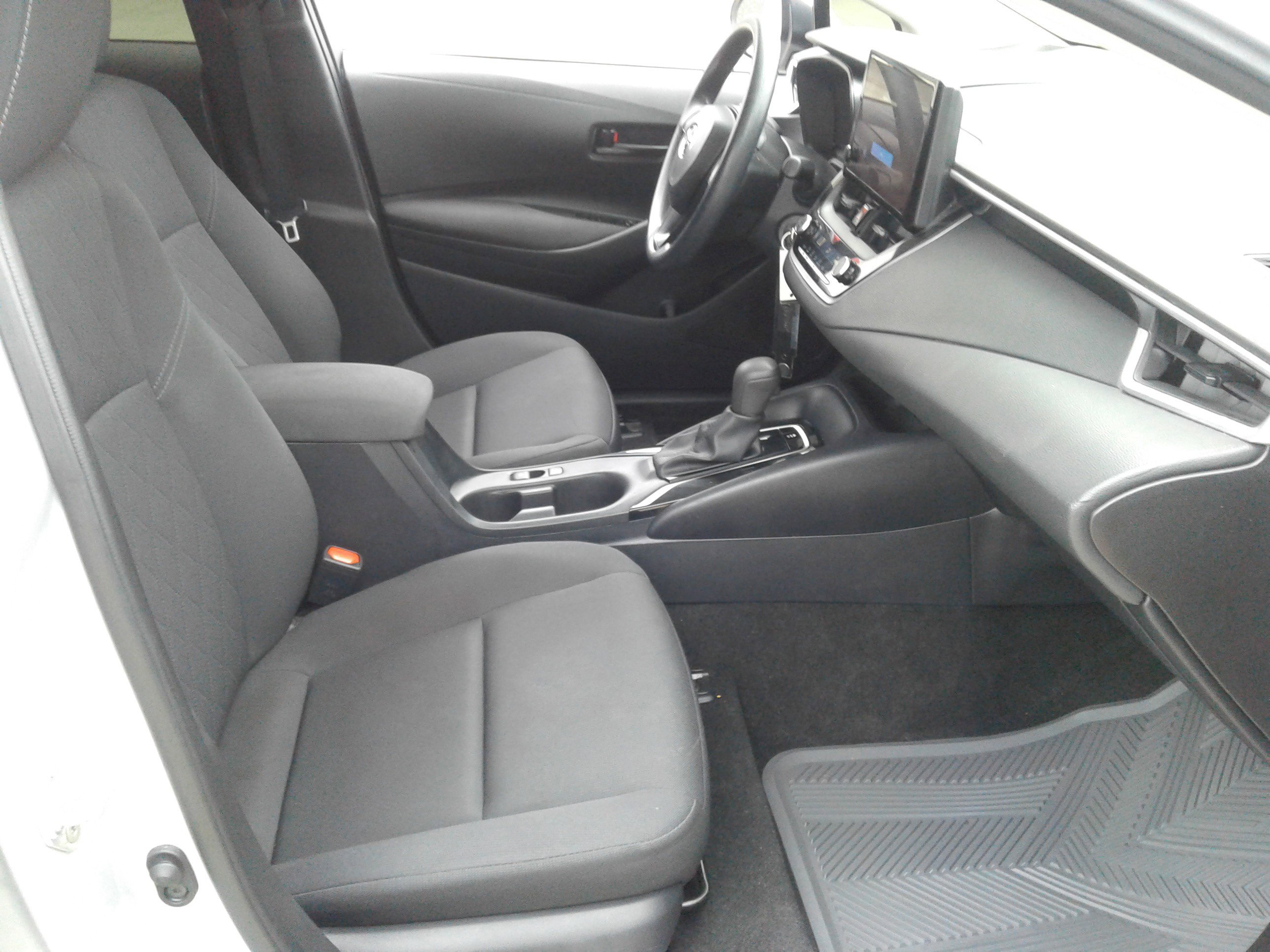 Used 2023 Toyota Corolla LE FWD image 10