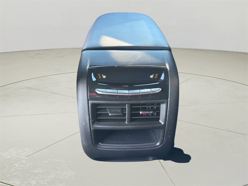 Used 2025 Cadillac XT5 Premium Luxury image 18