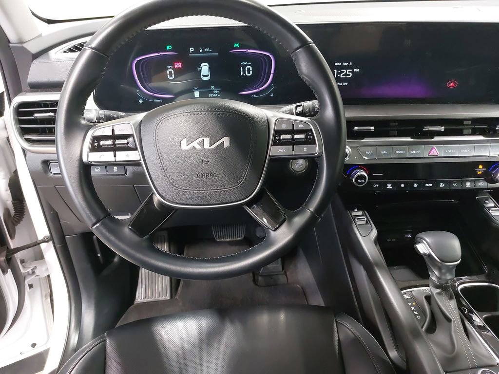 Used 2025 Kia Telluride S image 16