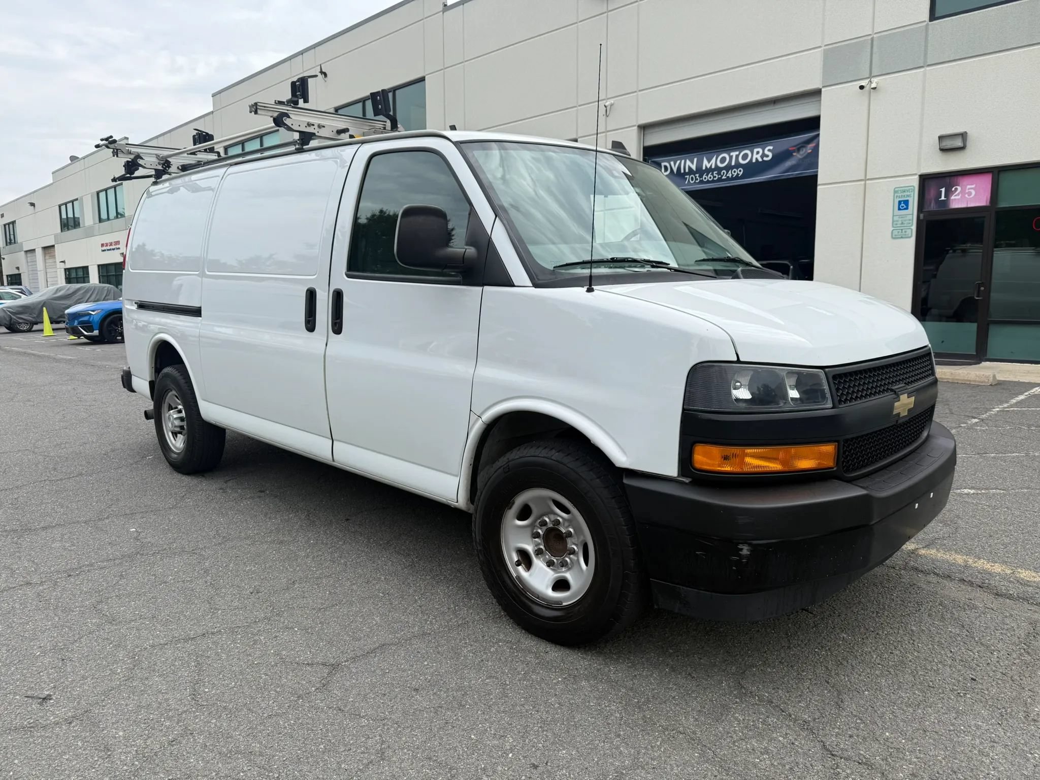 Used 2019 Chevrolet Express 2500 w/ Driver Convenience Package RWD image 2