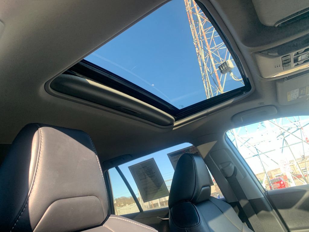 Used 2023 Toyota RAV4 XLE Premium image 19