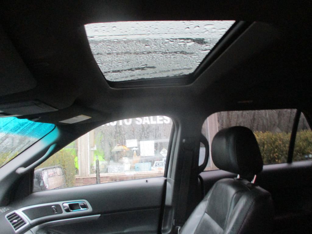 Used 2014 Ford Explorer XLT w/ Equipment Group 202A image 13