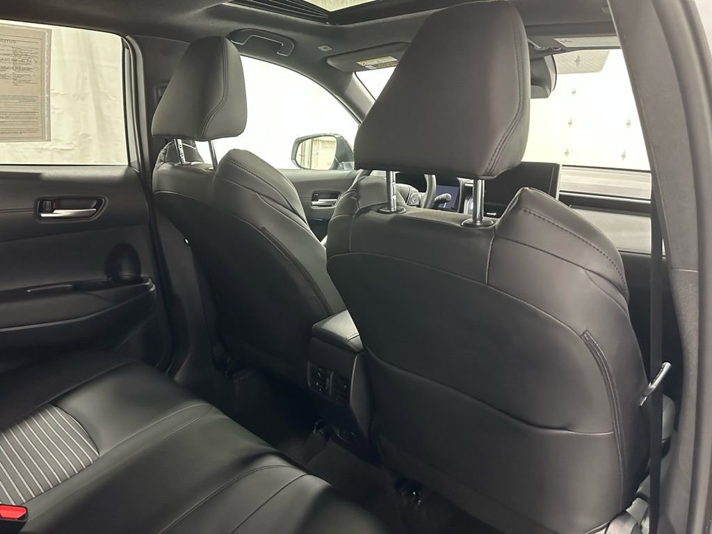 Used 2025 Toyota Corolla Cross XSE w/ Convenience Package image 55