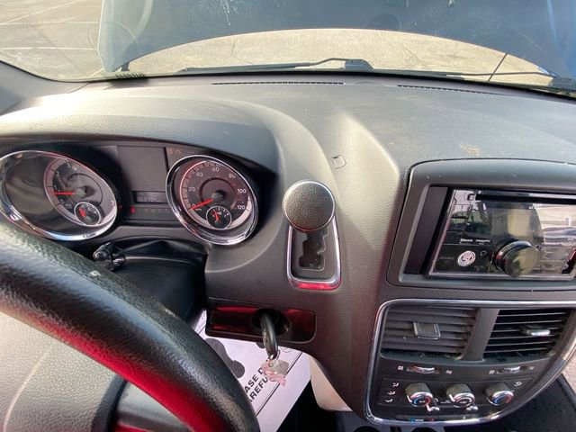 Used 2016 Dodge Grand Caravan SXT FWD image 43