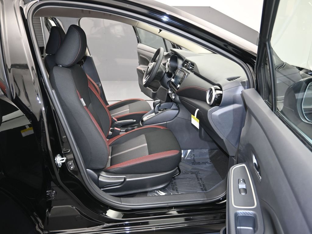 New 2025 Nissan Versa SR w/ Trunk Package FWD image 25