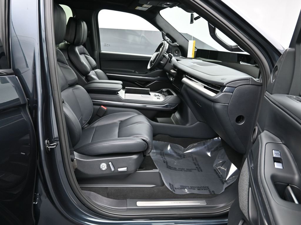 New 2026 Lincoln Navigator L Reserve w/ Jet Appearance Package image 28