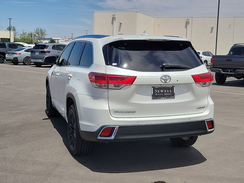 Used 2019 Toyota Highlander Limited FWD image 3