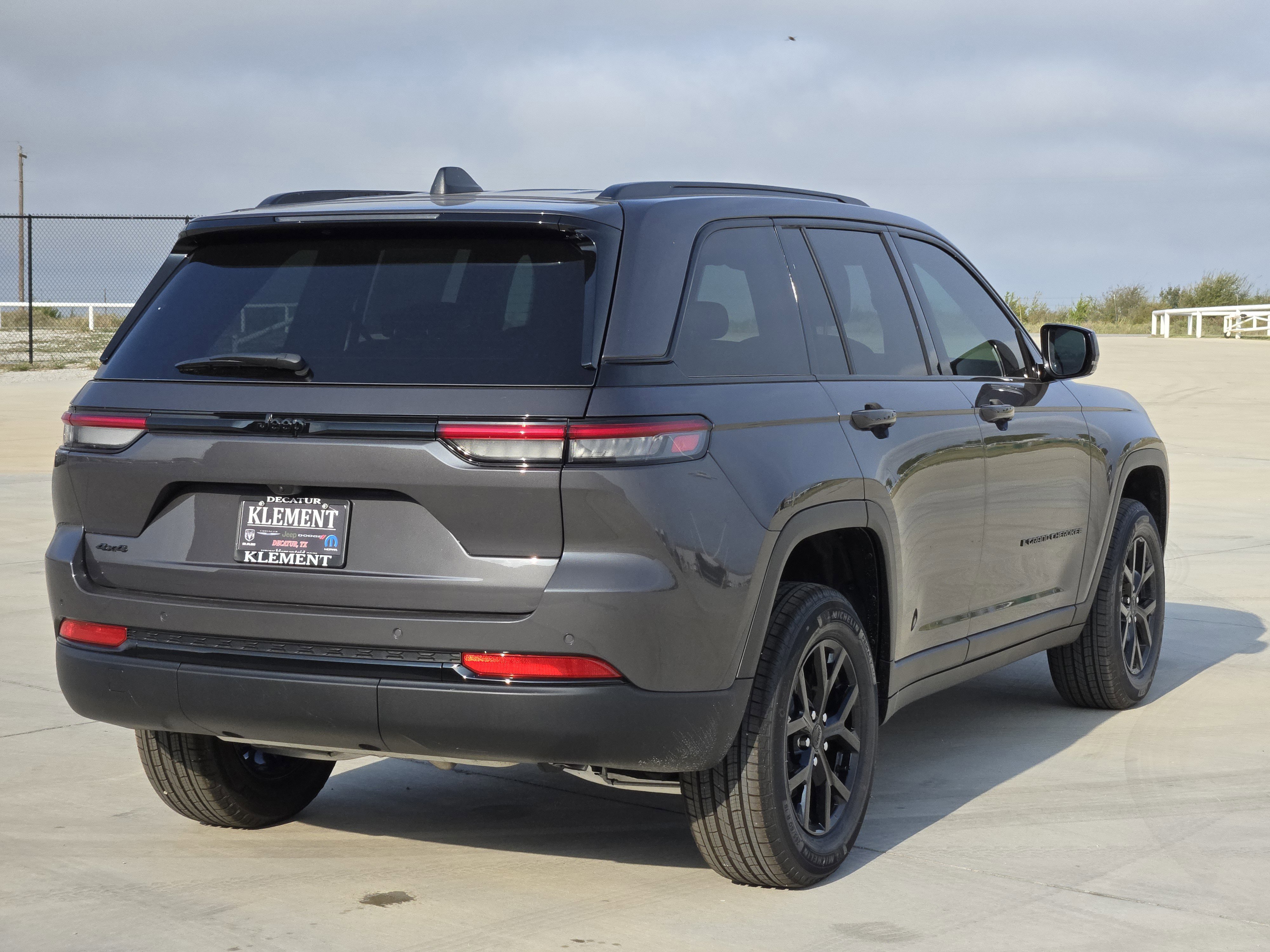 New 2025 Jeep Grand Cherokee 4WD image 4