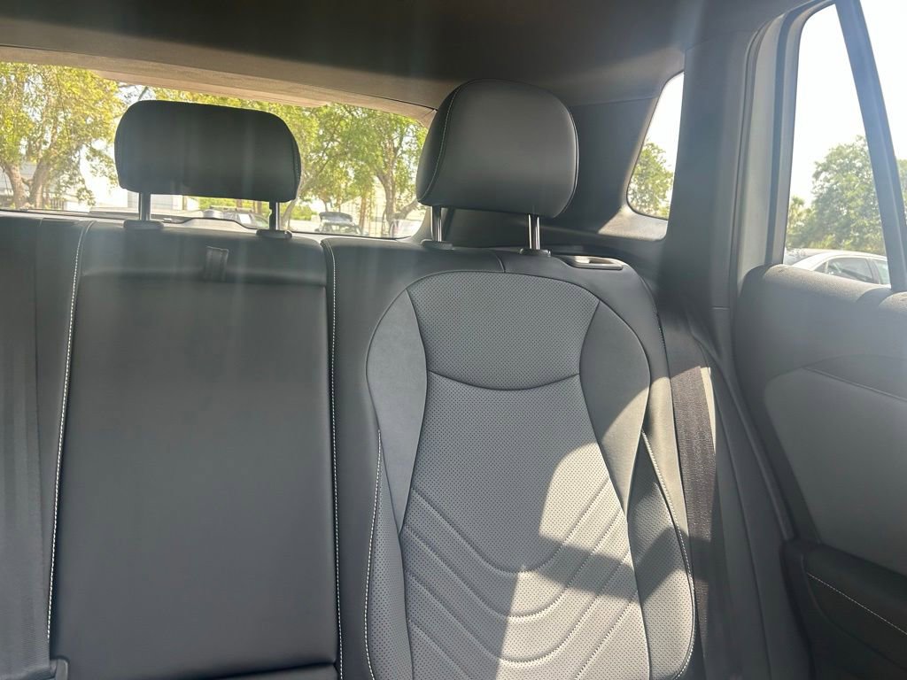 New 2026 Volkswagen Tiguan SE R-Line FWD image 14