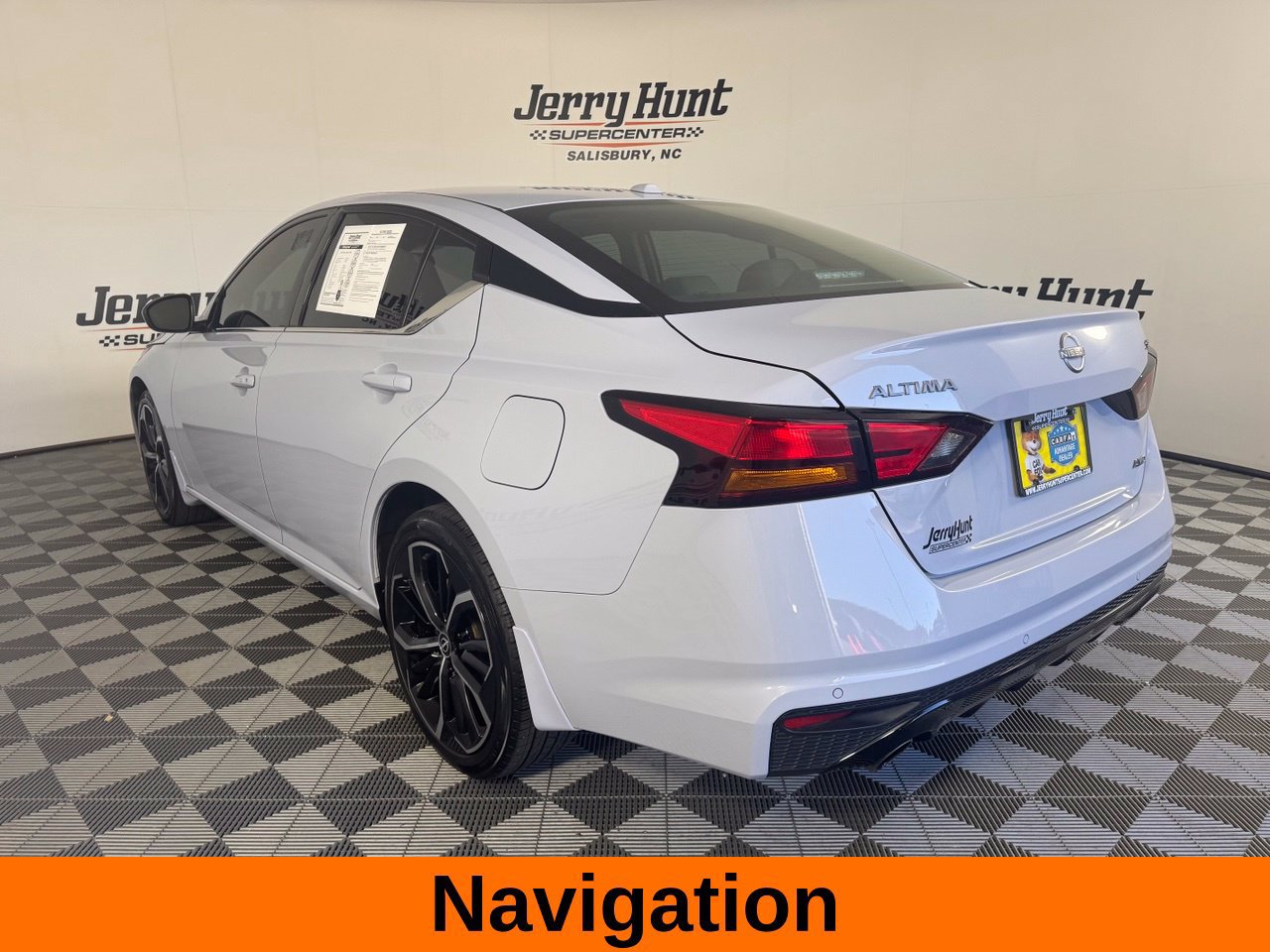 Used 2024 Nissan Altima 2.5 SR w/ SR Premium Package AWD/4WD image 10