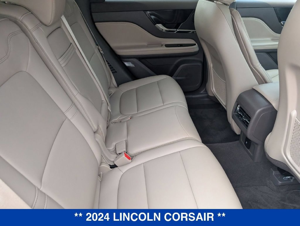 Used 2024 Lincoln Corsair AWD image 34
