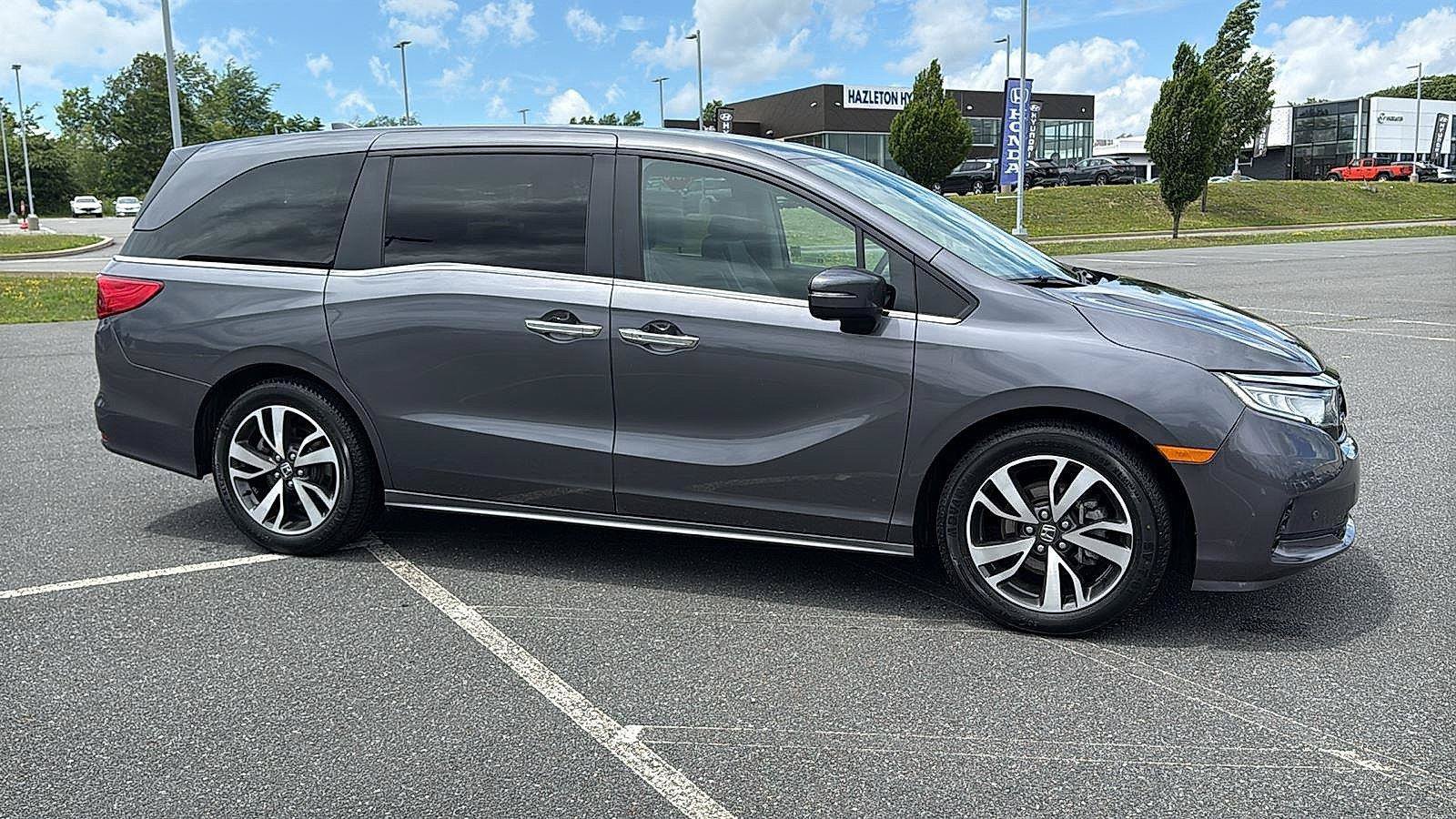 Used 2023 Honda Odyssey Touring image 3