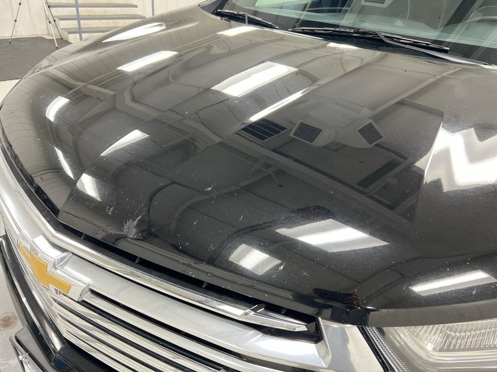 Used 2023 Chevrolet Traverse Premier AWD/4WD image 32