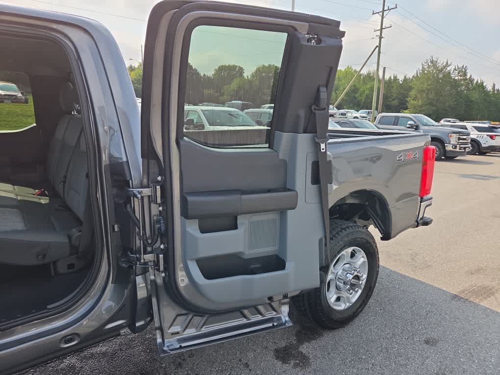 New 2026 Ford F350 XLT AWD/4WD image 25