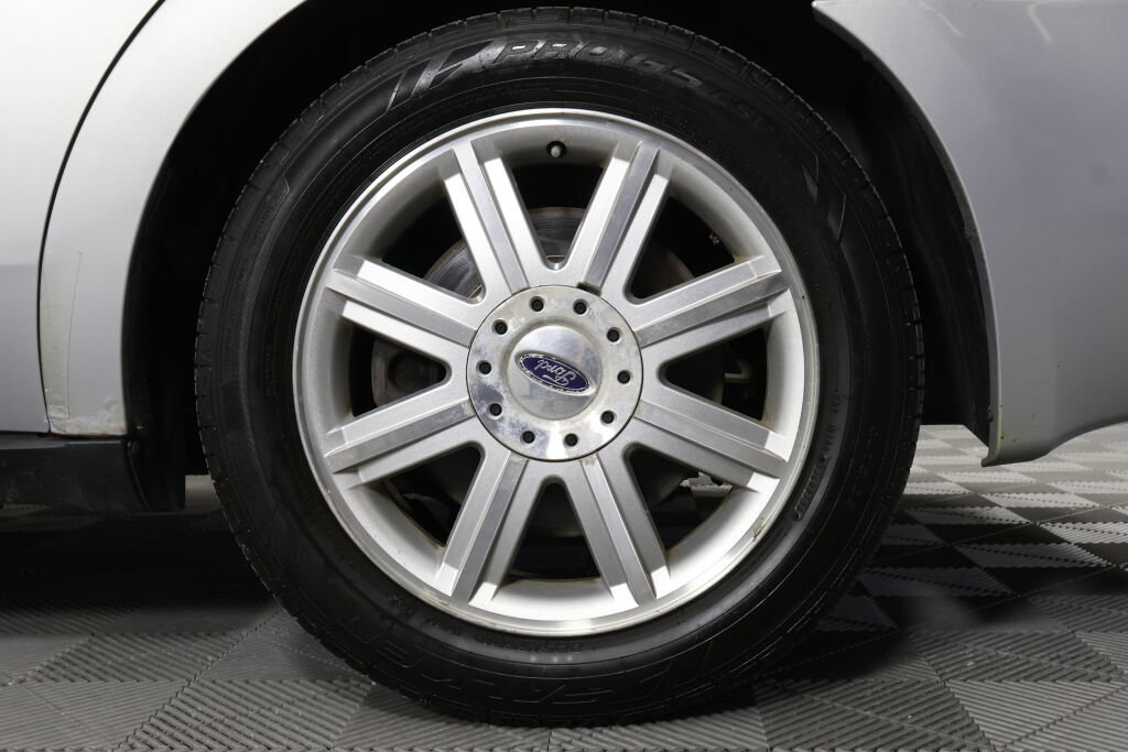 Used 2005 Ford Five Hundred Limited AWD/4WD image 8