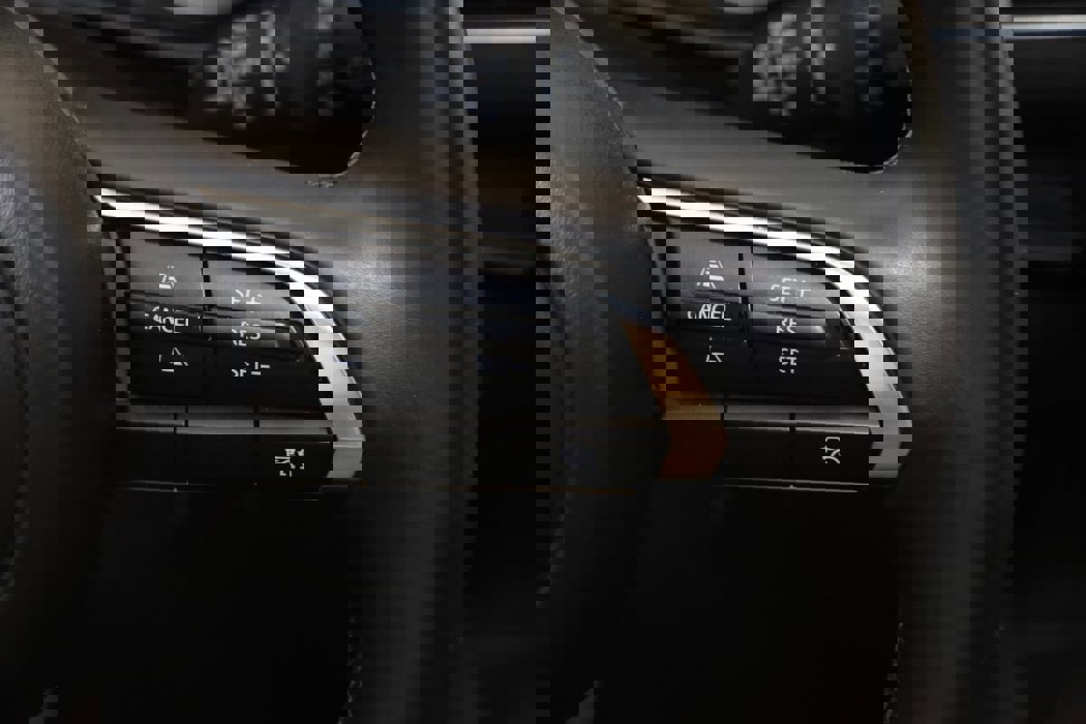 Used 2025 MAZDA MAZDA3 Carbon image 36