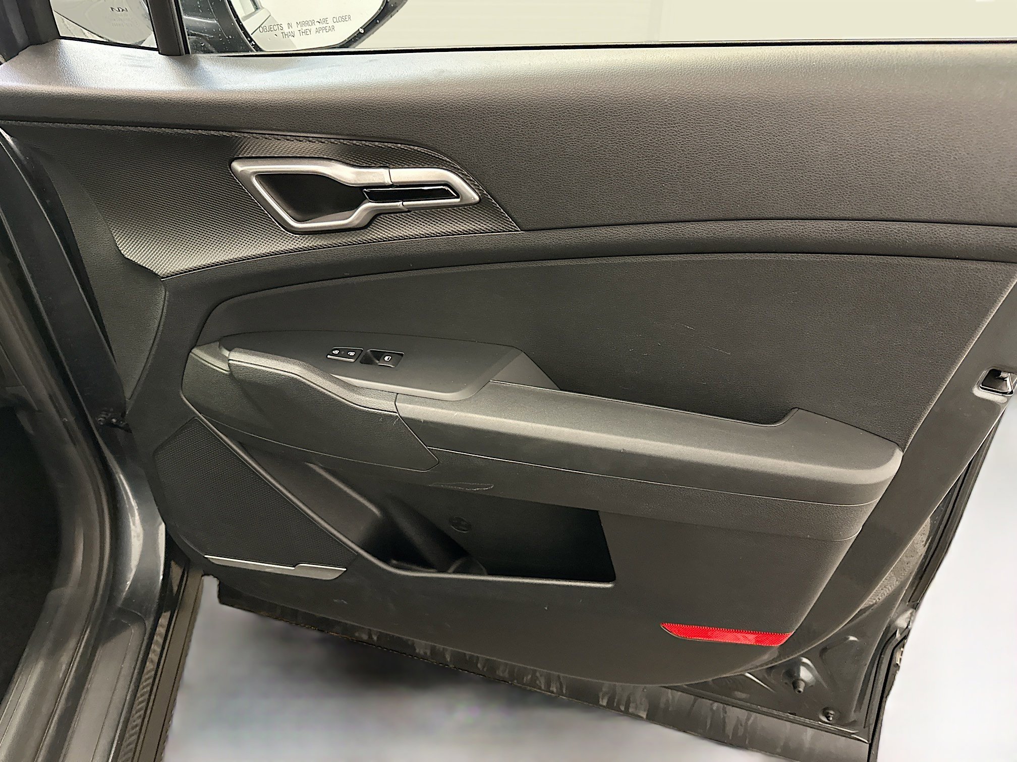 Used 2025 Kia Sportage LX image 32