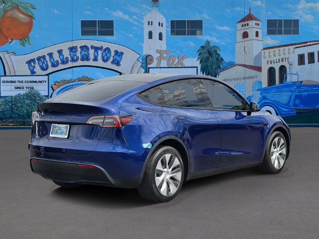Used 2022 Tesla Model Y Long Range AWD/4WD image 3