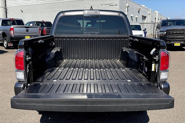 Used 2020 Toyota Tacoma TRD Sport image 33