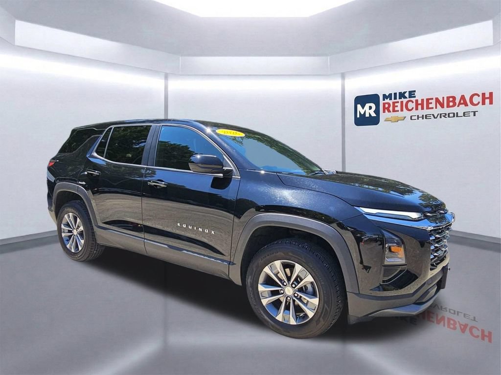 Used 2026 Chevrolet Equinox LT FWD image 1