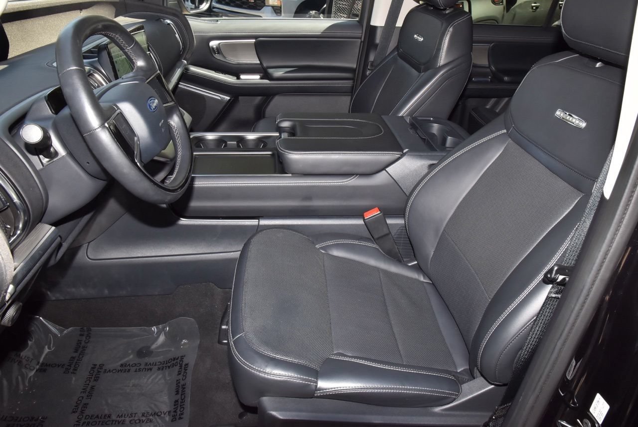 Certified 2025 Ford Expedition Platinum w/ Driver's Package AWD/4WD image 13