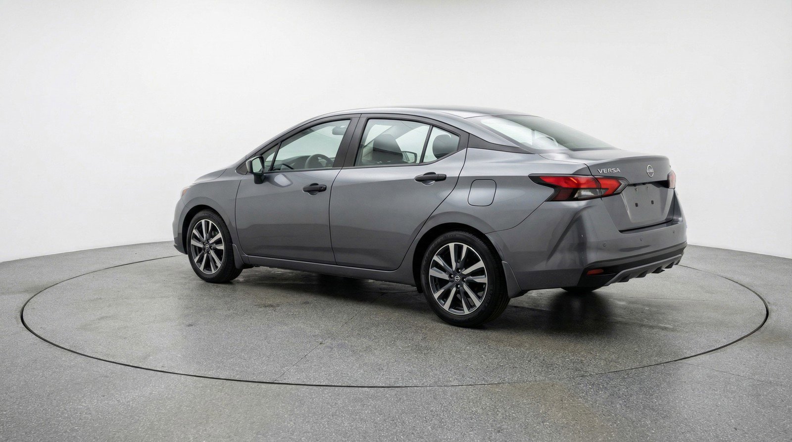 Used 2025 Nissan Versa SV image 6