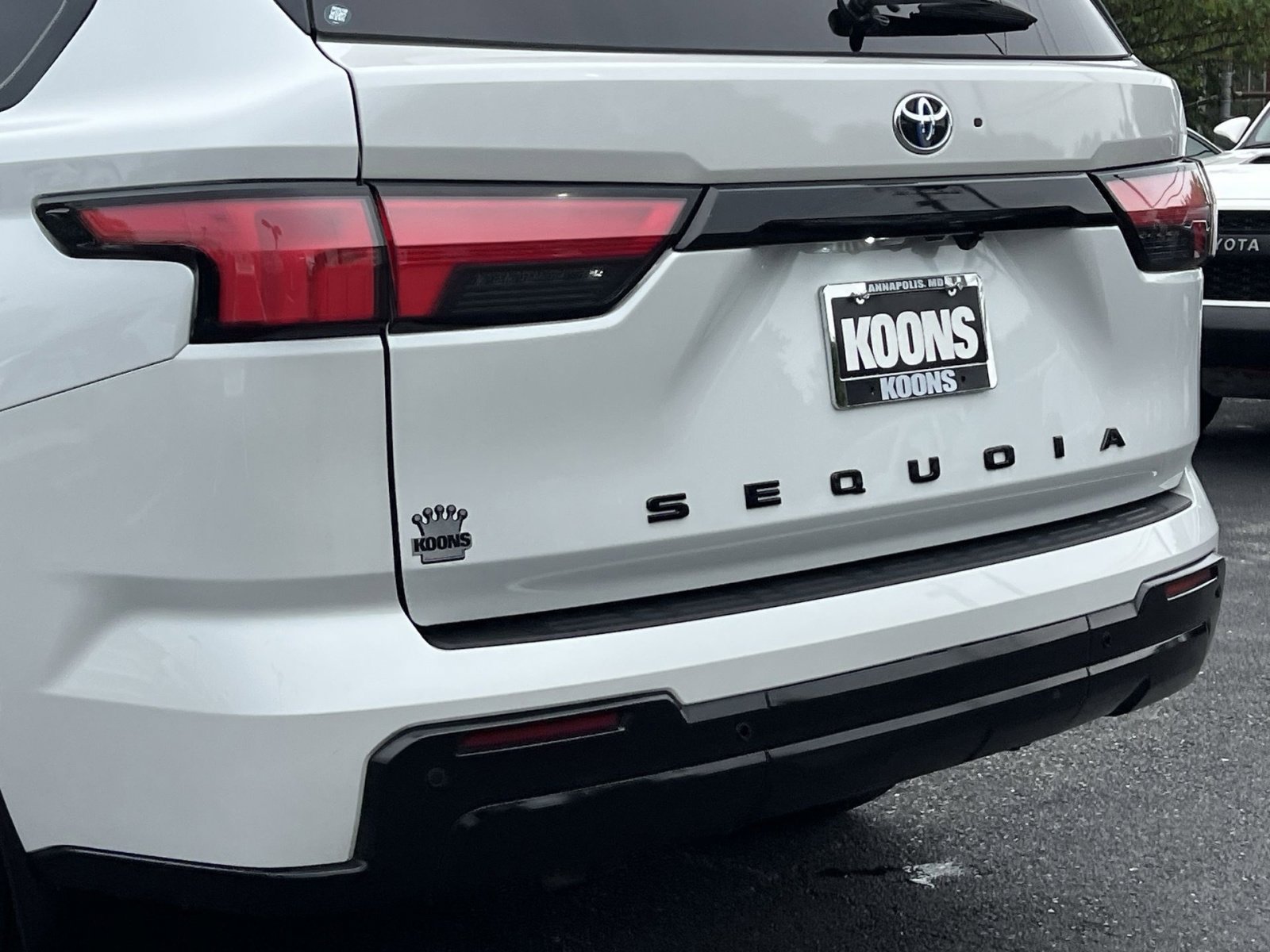 Used 2023 Toyota Sequoia Platinum AWD/4WD image 36