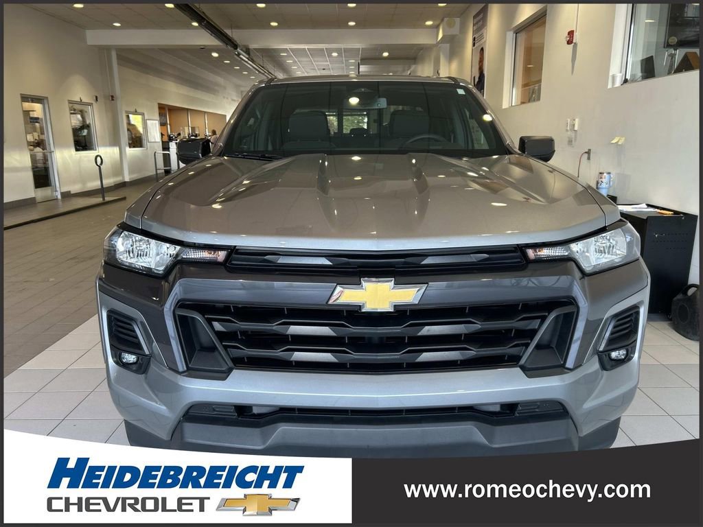 Used 2023 Chevrolet Colorado LT w/ LT Convenience Package II AWD/4WD image 36
