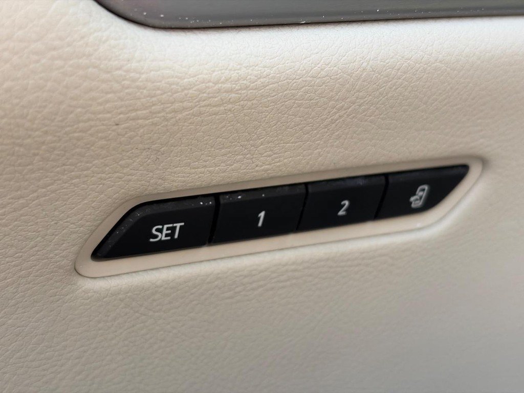 Certified 2023 Cadillac XT6 Premium Luxury AWD/4WD image 20