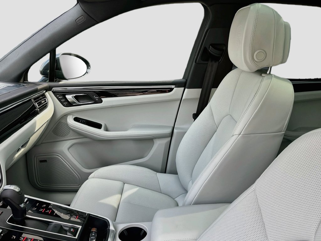 New 2026 Porsche Macan AWD/4WD image 26