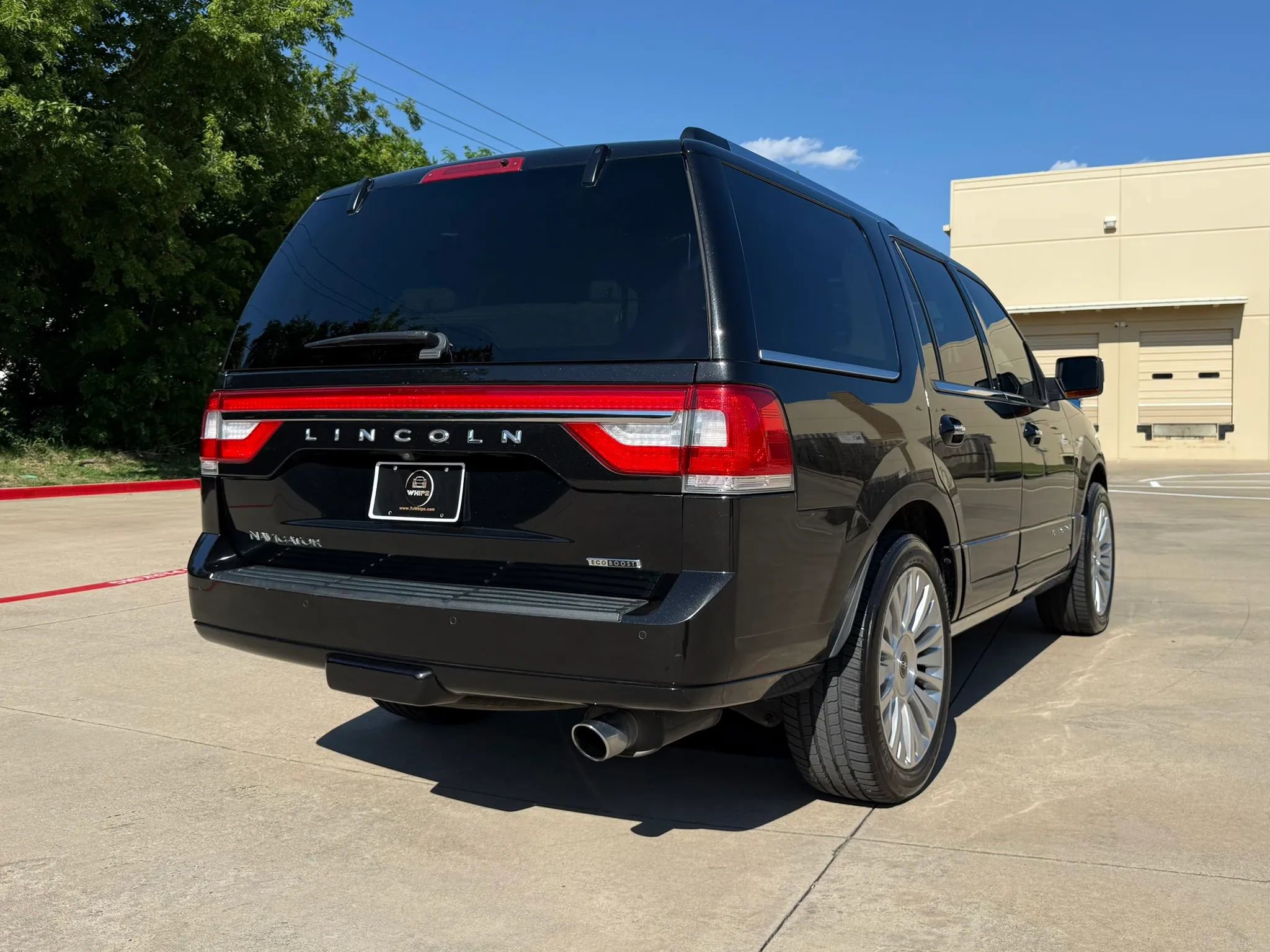 Used 2015 Lincoln Navigator 2WD w/ Equipment Group 101A Reserve image 6