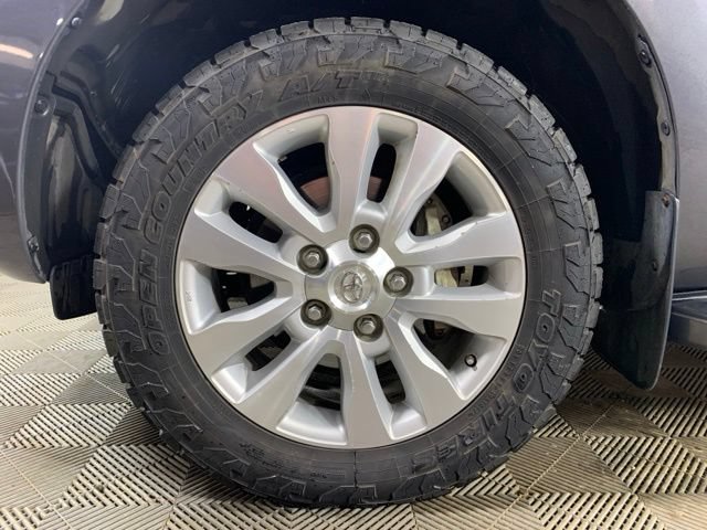 Used 2020 Toyota Sequoia Platinum AWD/4WD image 37