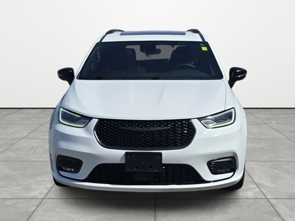 Used 2025 Chrysler Pacifica Limited FWD image 9