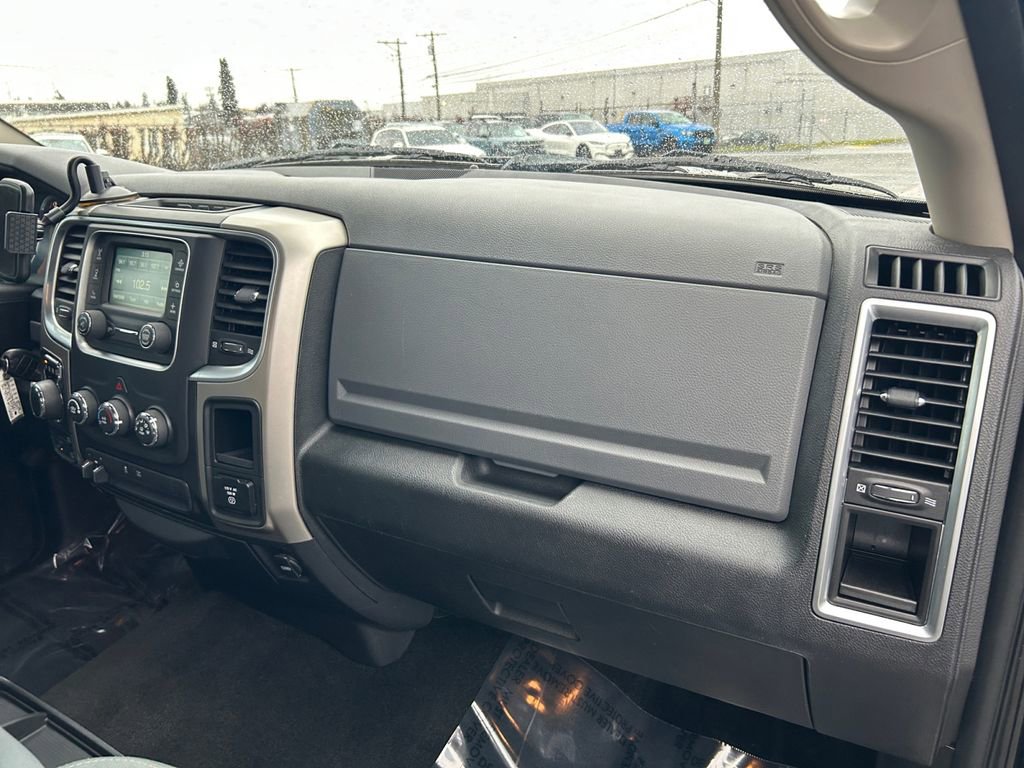 Used 2016 RAM 1500 Classic SLT w/ SLT Plus D￩cor Group image 26
