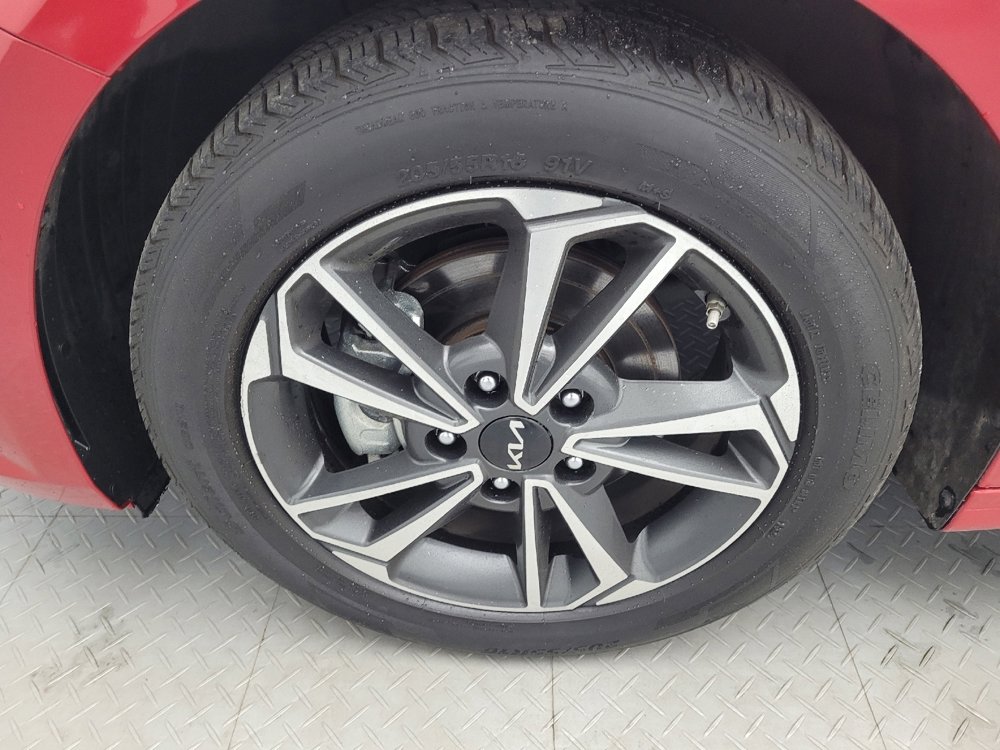 Used 2024 Kia Forte LXS image 31