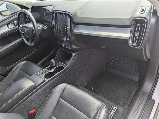 Used 2019 Volvo XC40 T5 Momentum image 25