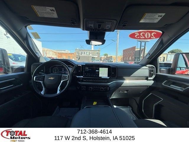 Used 2025 Chevrolet Silverado 2500 LT w/ Texas Edition AWD/4WD image 15