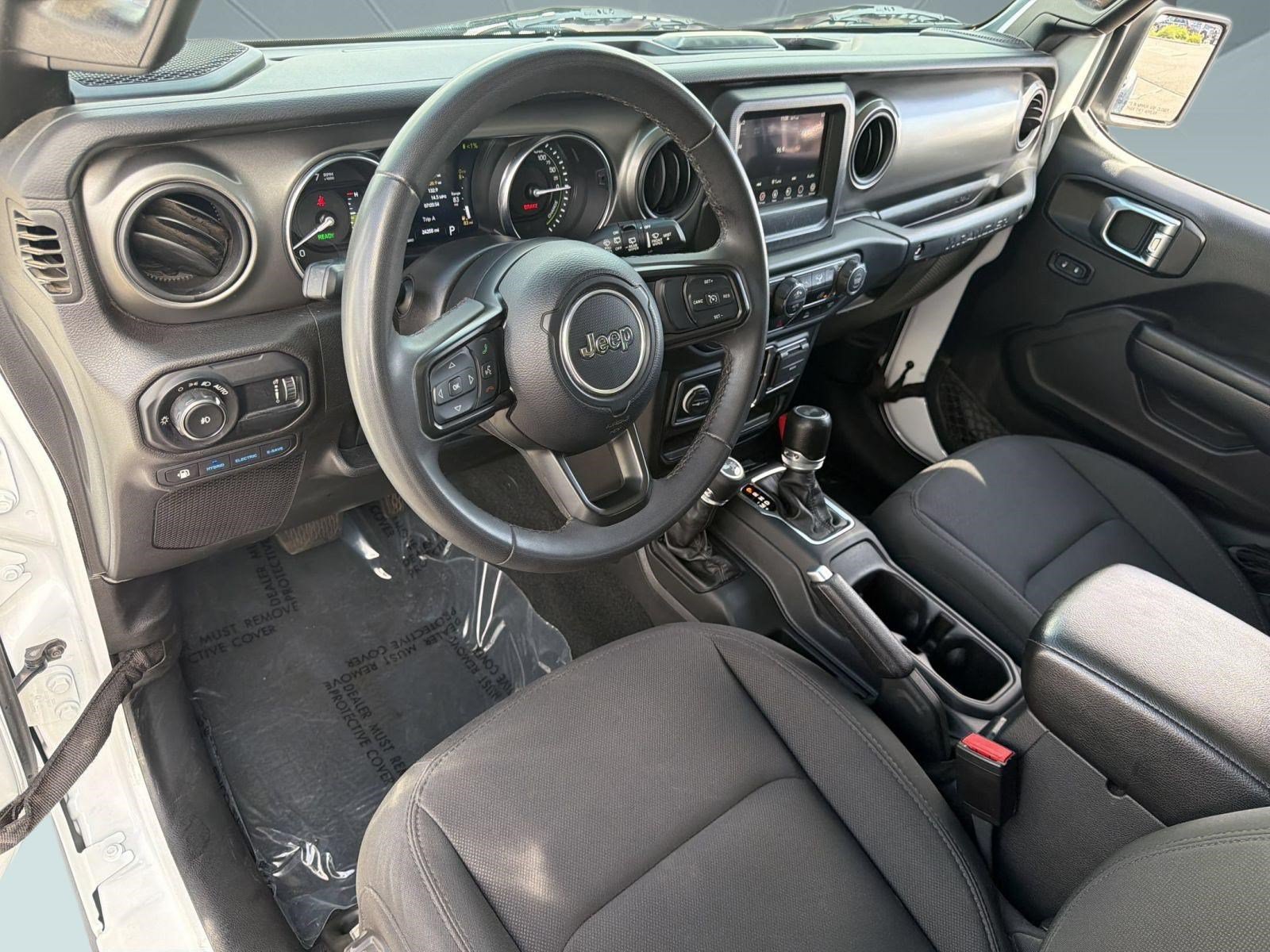 Used 2023 Jeep Wrangler Unlimited AWD/4WD image 4