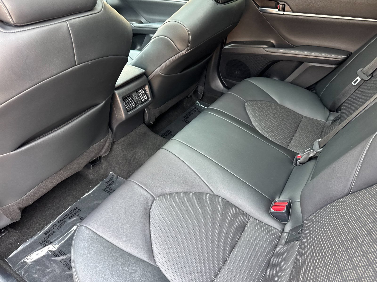 Used 2022 Toyota Camry XSE FWD image 11