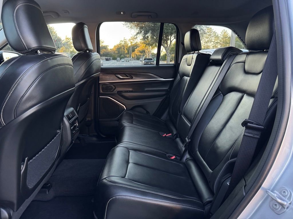 Used 2022 Jeep Grand Cherokee Limited w/ Trailer Tow Prep Group (B) image 16