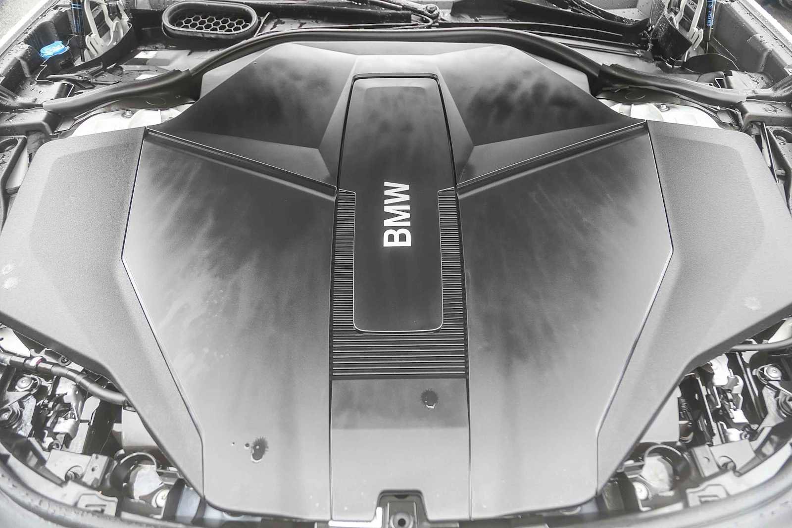 Used 2025 BMW i7 eDrive50 w/ M Sport Package image 23