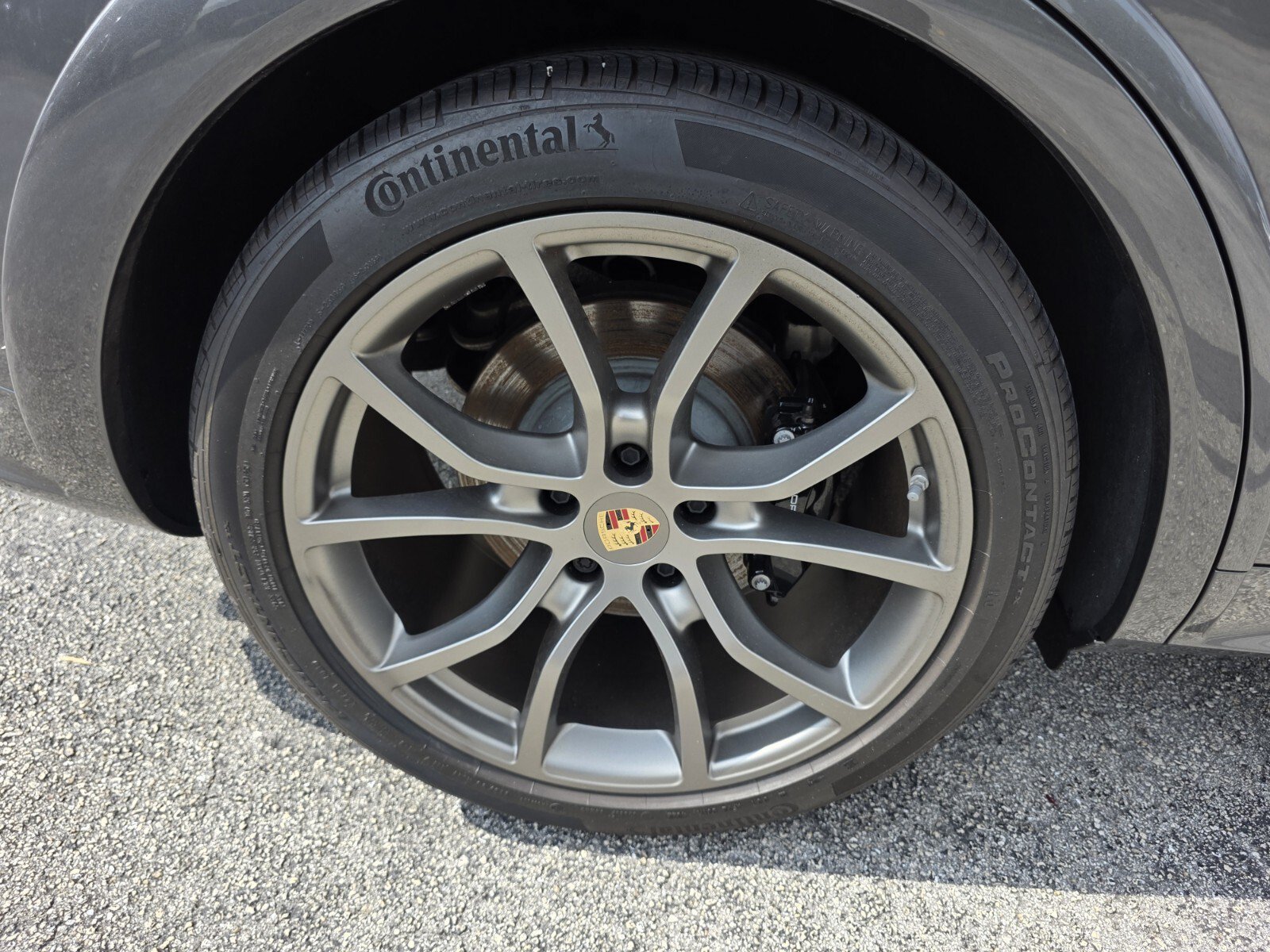 Used 2023 Porsche Cayenne GTS AWD/4WD image 9