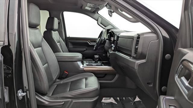 Used 2023 Chevrolet Silverado 1500 LT Trail Boss w/ LT Trail Boss Premium Package AWD/4WD image 17