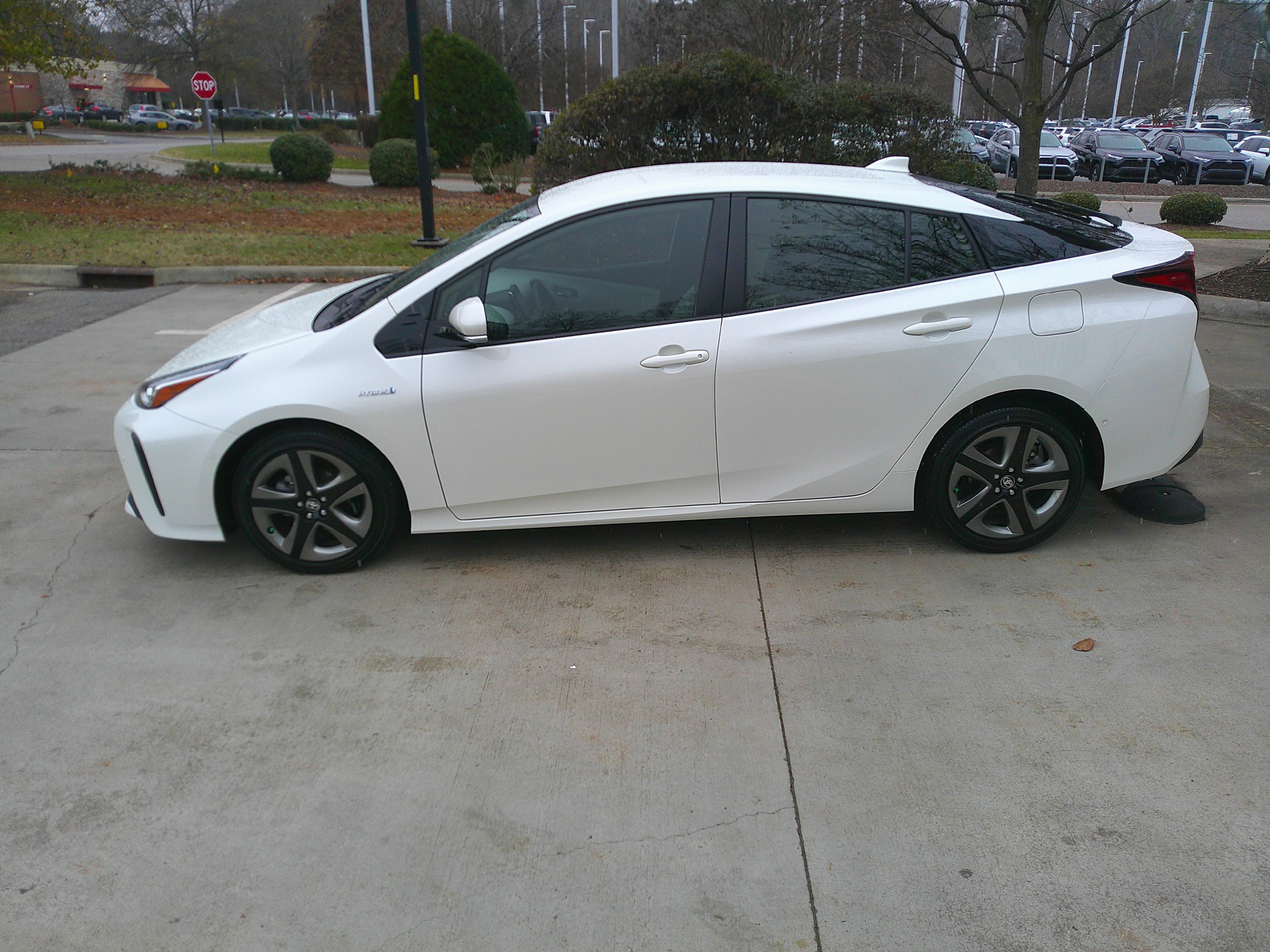 Used 2020 Toyota Prius Limited image 8
