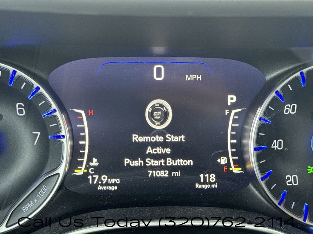 Used 2021 Chrysler Pacifica Touring-L FWD image 3