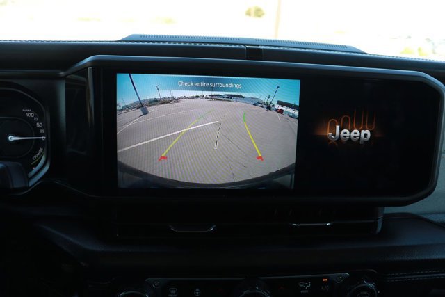 Used 2024 Jeep Wrangler Sahara image 29