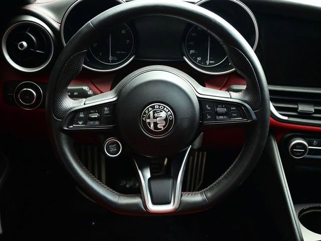 Used 2021 Alfa Romeo Giulia Ti Sport image 3