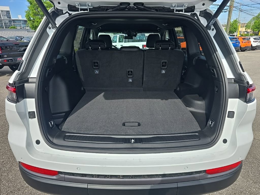 New 2026 Jeep Grand Cherokee Altitude RWD image 21